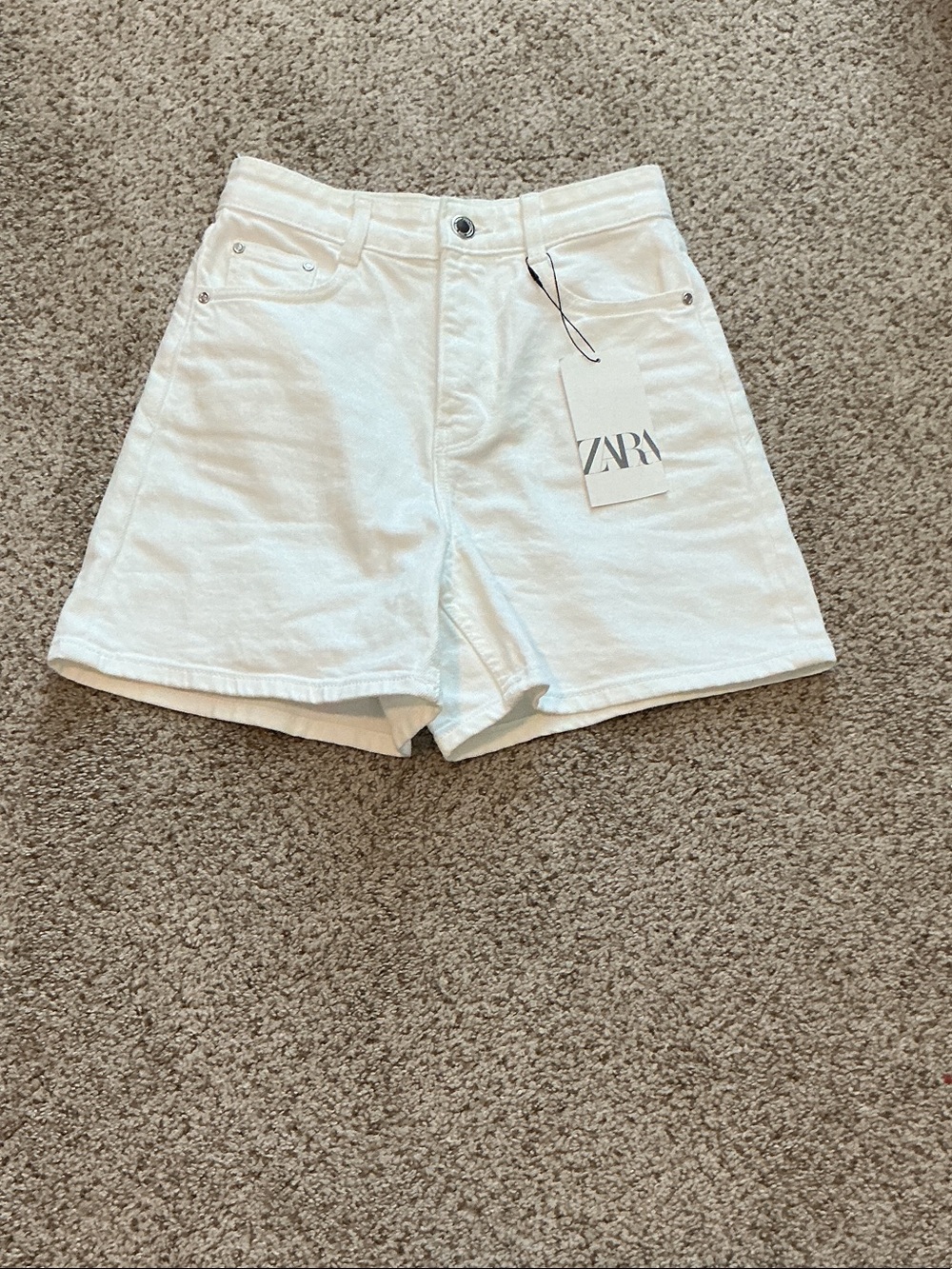 ZARA Men’s White Denim Jean Shorts